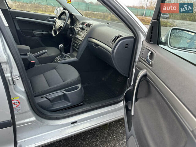 Серый Шкода Октавия, объемом двигателя 1.9 л и пробегом 260 тыс. км за 6900 $, фото 10 на Automoto.ua