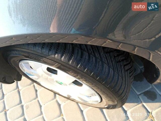 Сірий Шкода Октавія, об'ємом двигуна 1.6 л та пробігом 200 тис. км за 6700 $, фото 16 на Automoto.ua
