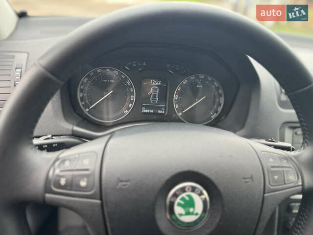 Сірий Шкода Октавія, об'ємом двигуна 2 л та пробігом 208 тис. км за 5600 $, фото 15 на Automoto.ua