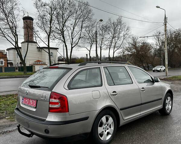 Серый Шкода Октавия, объемом двигателя 1.6 л и пробегом 230 тыс. км за 7500 $, фото 5 на Automoto.ua