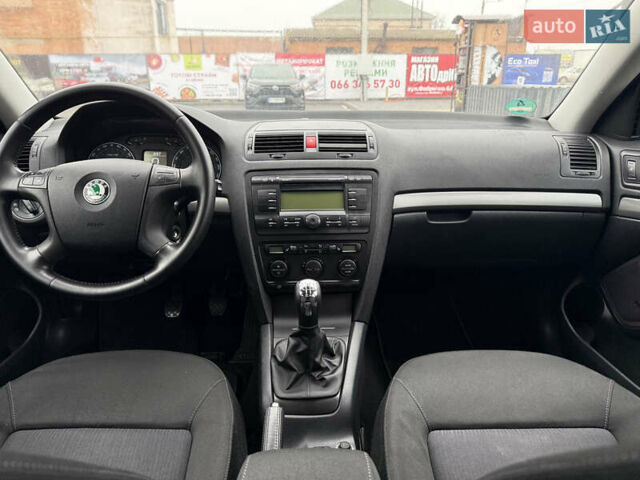 Сірий Шкода Октавія, об'ємом двигуна 1.6 л та пробігом 260 тис. км за 5999 $, фото 54 на Automoto.ua