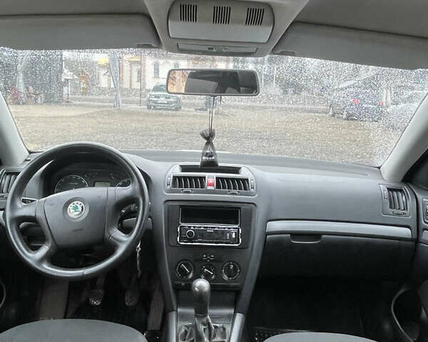 Серый Шкода Октавия, объемом двигателя 1.9 л и пробегом 360 тыс. км за 5000 $, фото 7 на Automoto.ua