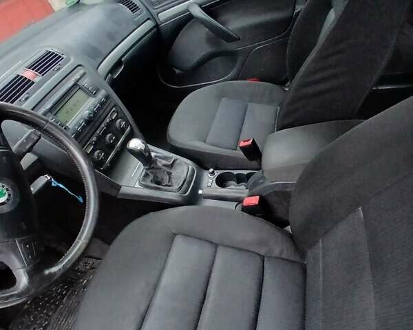 Серый Шкода Октавия, объемом двигателя 1.6 л и пробегом 248 тыс. км за 5950 $, фото 109 на Automoto.ua