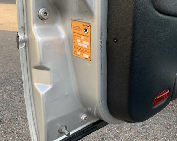 Серый Шкода Октавия, объемом двигателя 1.6 л и пробегом 375 тыс. км за 5500 $, фото 22 на Automoto.ua