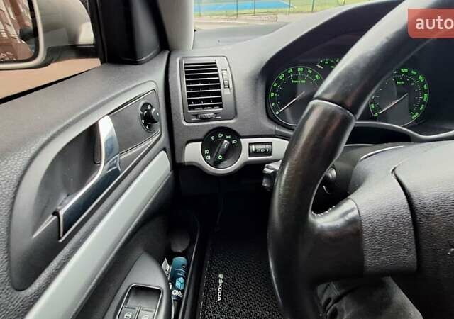 Серый Шкода Октавия, объемом двигателя 1.9 л и пробегом 310 тыс. км за 6400 $, фото 6 на Automoto.ua