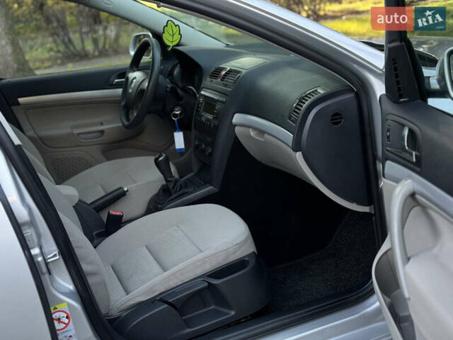 Сірий Шкода Октавія, об'ємом двигуна 1.6 л та пробігом 199 тис. км за 6100 $, фото 22 на Automoto.ua