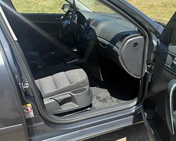 Серый Шкода Октавия, объемом двигателя 2 л и пробегом 299 тыс. км за 5799 $, фото 8 на Automoto.ua