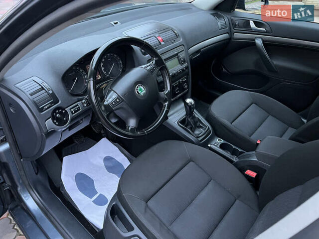 Сірий Шкода Октавія, об'ємом двигуна 1.6 л та пробігом 180 тис. км за 5999 $, фото 26 на Automoto.ua