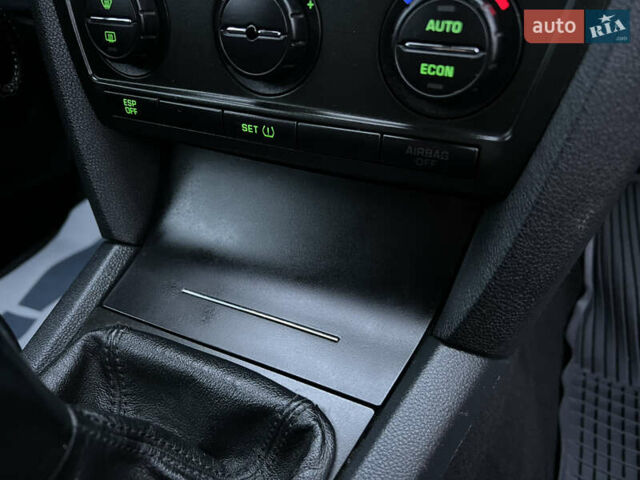 Сірий Шкода Октавія, об'ємом двигуна 1.6 л та пробігом 180 тис. км за 5999 $, фото 57 на Automoto.ua