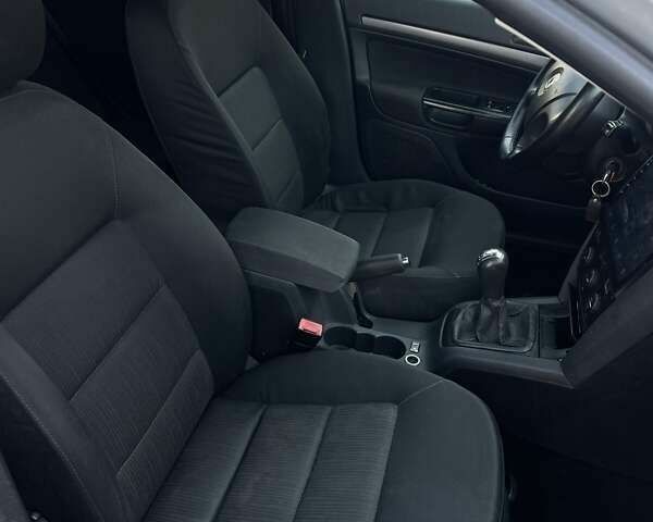 Серый Шкода Октавия, объемом двигателя 2 л и пробегом 313 тыс. км за 4999 $, фото 19 на Automoto.ua