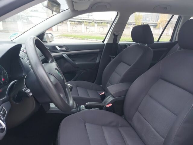 Сірий Шкода Октавія, об'ємом двигуна 0 л та пробігом 196 тис. км за 6500 $, фото 7 на Automoto.ua