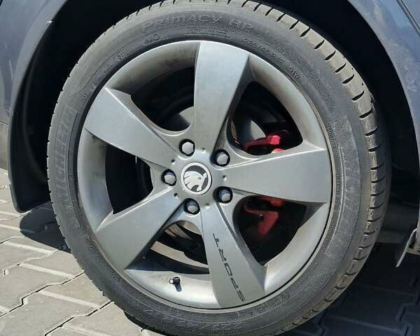 Серый Шкода Октавия, объемом двигателя 1.6 л и пробегом 282 тыс. км за 6000 $, фото 12 на Automoto.ua