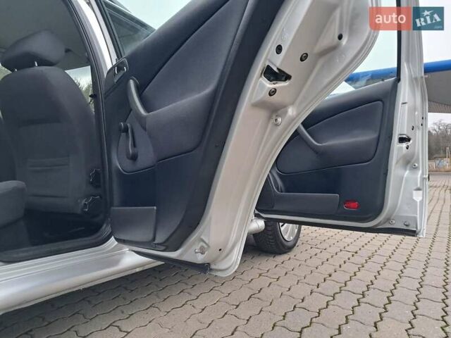 Сірий Шкода Октавія, об'ємом двигуна 1.6 л та пробігом 198 тис. км за 5400 $, фото 46 на Automoto.ua