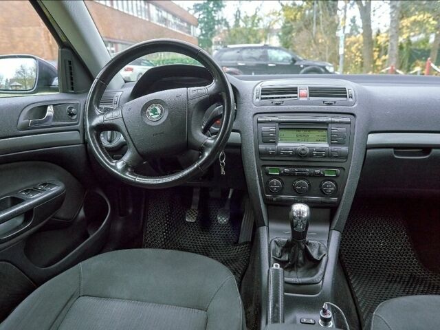 Сірий Шкода Октавія, об'ємом двигуна 2 л та пробігом 315 тис. км за 4800 $, фото 7 на Automoto.ua