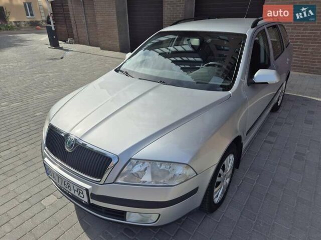 Серый Шкода Октавия, объемом двигателя 1.6 л и пробегом 201 тыс. км за 5700 $, фото 1 на Automoto.ua