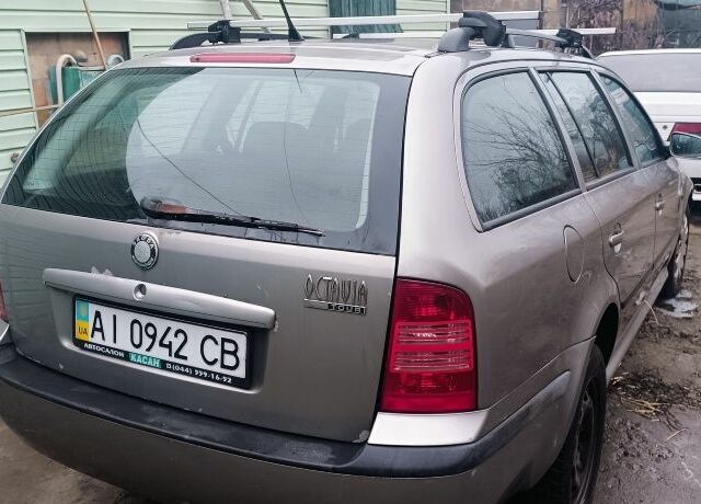 Сірий Шкода Октавія, об'ємом двигуна 0 л та пробігом 299 тис. км за 5000 $, фото 1 на Automoto.ua