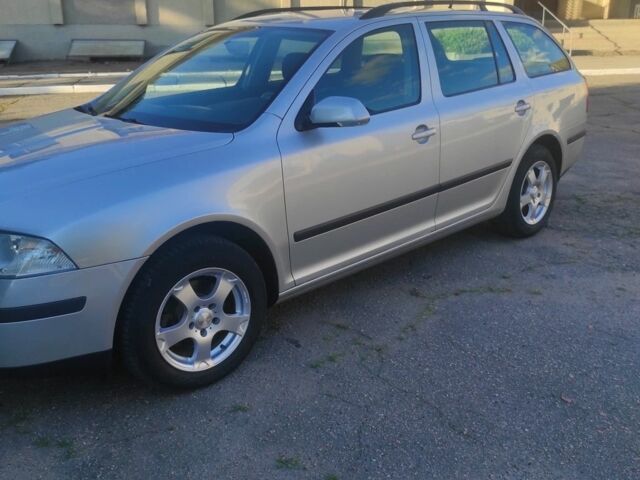 Сірий Шкода Октавія, об'ємом двигуна 1.6 л та пробігом 249 тис. км за 6799 $, фото 4 на Automoto.ua