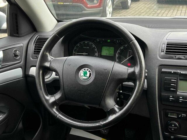 Сірий Шкода Октавія, об'ємом двигуна 2 л та пробігом 260 тис. км за 8200 $, фото 10 на Automoto.ua