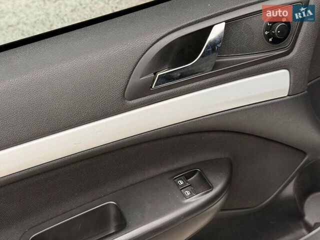 Серый Шкода Октавия, объемом двигателя 1.6 л и пробегом 154 тыс. км за 8800 $, фото 14 на Automoto.ua