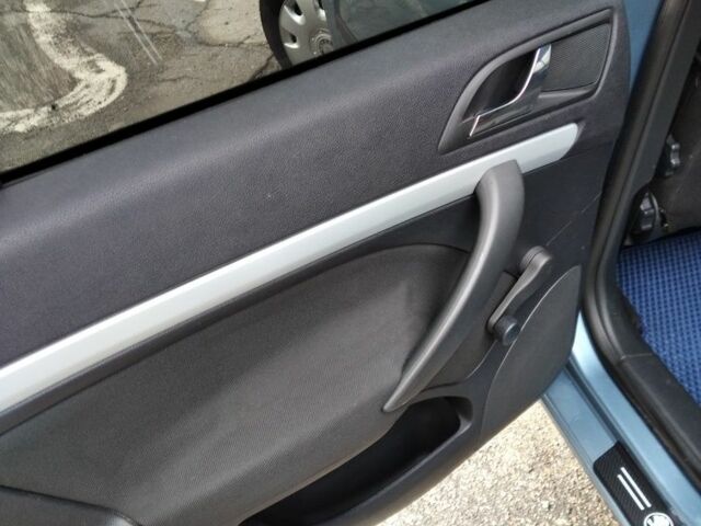 Серый Шкода Октавия, объемом двигателя 1.6 л и пробегом 246 тыс. км за 5950 $, фото 9 на Automoto.ua