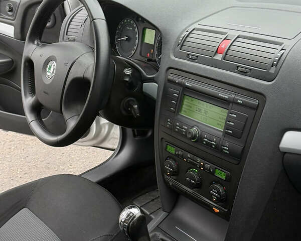 Сірий Шкода Октавія, об'ємом двигуна 1.6 л та пробігом 223 тис. км за 6799 $, фото 41 на Automoto.ua