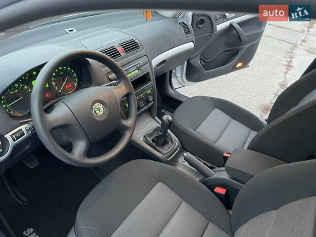 Серый Шкода Октавия, объемом двигателя 1.6 л и пробегом 39 тыс. км за 10150 $, фото 44 на Automoto.ua