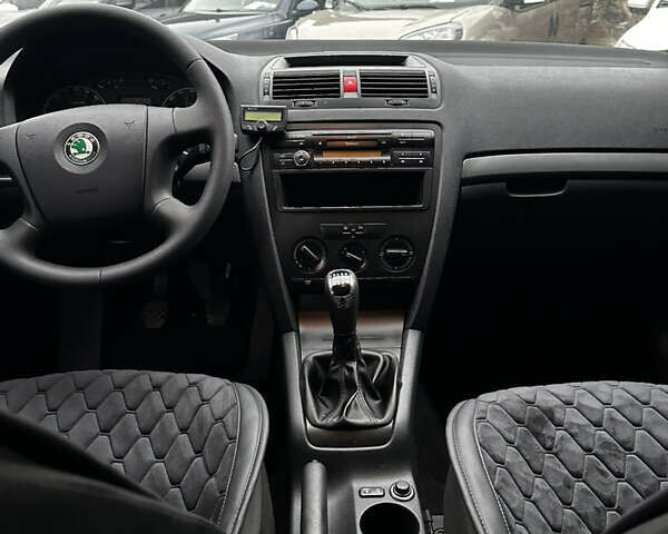 Сірий Шкода Октавія, об'ємом двигуна 1.9 л та пробігом 192 тис. км за 7100 $, фото 11 на Automoto.ua