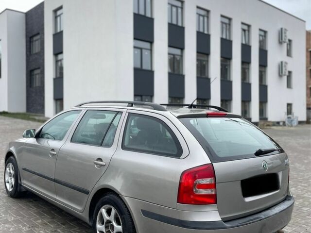 Серый Шкода Октавия, объемом двигателя 2 л и пробегом 340 тыс. км за 3200 $, фото 1 на Automoto.ua