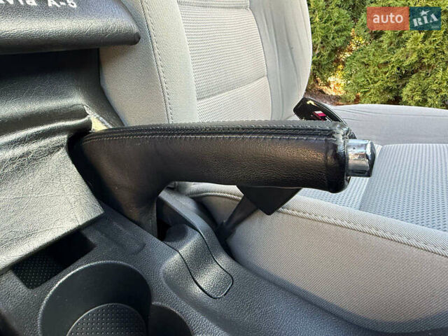 Серый Шкода Октавия, объемом двигателя 1.6 л и пробегом 209 тыс. км за 6500 $, фото 46 на Automoto.ua