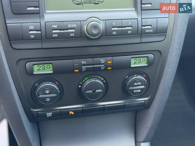 Сірий Шкода Октавія, об'ємом двигуна 1.6 л та пробігом 214 тис. км за 6950 $, фото 46 на Automoto.ua