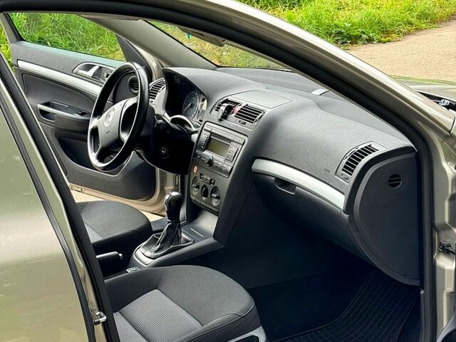 Серый Шкода Октавия, объемом двигателя 1.6 л и пробегом 270 тыс. км за 5900 $, фото 9 на Automoto.ua