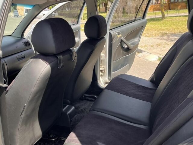 Серый Шкода Октавия, объемом двигателя 1.6 л и пробегом 235 тыс. км за 5800 $, фото 5 на Automoto.ua