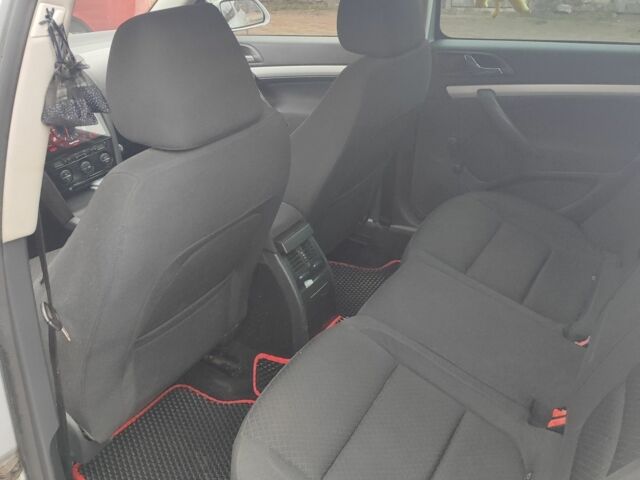 Серый Шкода Октавия, объемом двигателя 2 л и пробегом 304 тыс. км за 7200 $, фото 5 на Automoto.ua