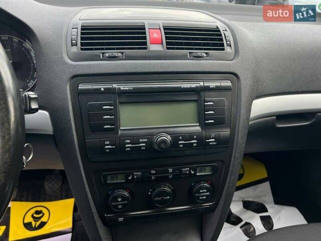 Сірий Шкода Октавія, об'ємом двигуна 1.97 л та пробігом 260 тис. км за 8200 $, фото 12 на Automoto.ua