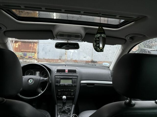 Серый Шкода Октавия, объемом двигателя 1.8 л и пробегом 236 тыс. км за 5700 $, фото 6 на Automoto.ua