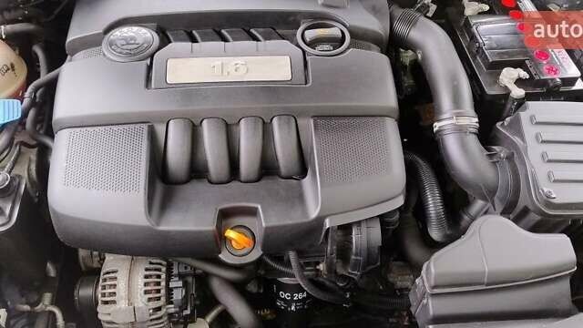 Серый Шкода Октавия, объемом двигателя 1.6 л и пробегом 215 тыс. км за 7700 $, фото 5 на Automoto.ua