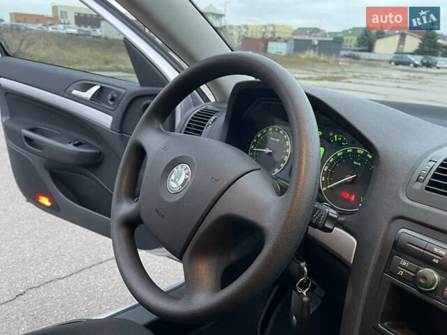 Серый Шкода Октавия, объемом двигателя 1.6 л и пробегом 39 тыс. км за 10150 $, фото 42 на Automoto.ua