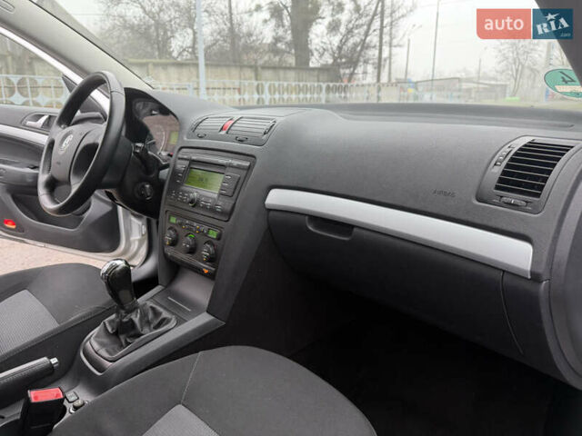 Сірий Шкода Октавія, об'ємом двигуна 1.6 л та пробігом 223 тис. км за 6799 $, фото 40 на Automoto.ua