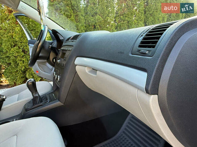 Серый Шкода Октавия, объемом двигателя 1.6 л и пробегом 209 тыс. км за 6500 $, фото 40 на Automoto.ua