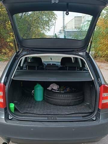 Серый Шкода Октавия, объемом двигателя 1.6 л и пробегом 270 тыс. км за 6400 $, фото 4 на Automoto.ua