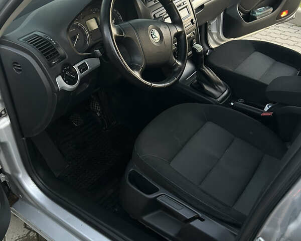 Серый Шкода Октавия, объемом двигателя 1.9 л и пробегом 418 тыс. км за 4500 $, фото 8 на Automoto.ua