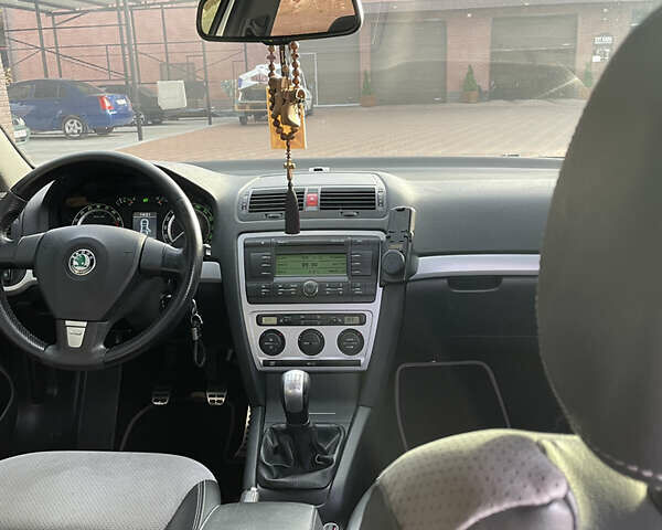 Серый Шкода Октавия, объемом двигателя 1.97 л и пробегом 323 тыс. км за 6400 $, фото 9 на Automoto.ua