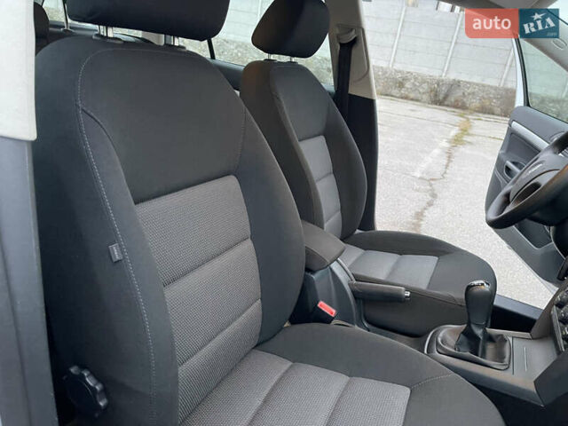 Серый Шкода Октавия, объемом двигателя 1.6 л и пробегом 39 тыс. км за 10150 $, фото 54 на Automoto.ua