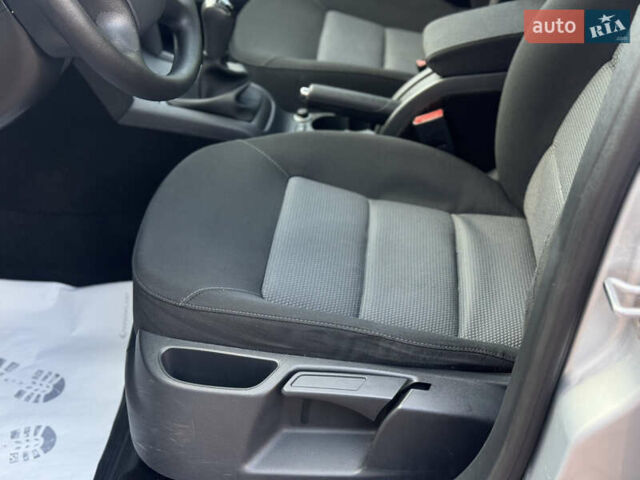 Сірий Шкода Октавія, об'ємом двигуна 1.6 л та пробігом 214 тис. км за 6950 $, фото 42 на Automoto.ua