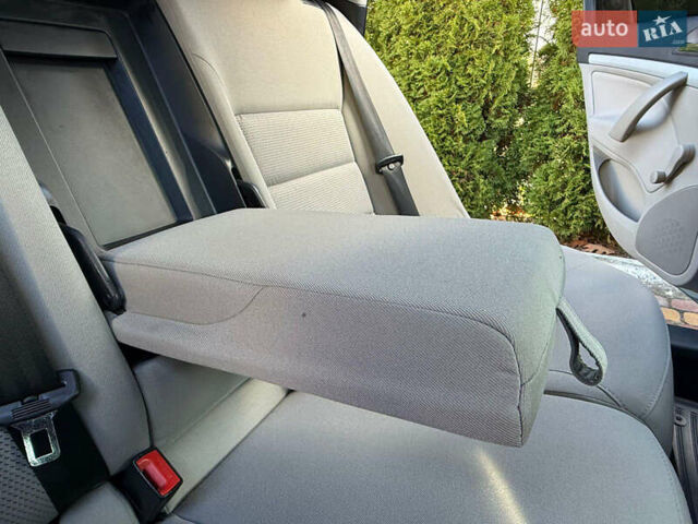 Серый Шкода Октавия, объемом двигателя 1.6 л и пробегом 209 тыс. км за 6500 $, фото 44 на Automoto.ua