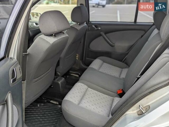 Сірий Шкода Октавія, об'ємом двигуна 1.6 л та пробігом 280 тис. км за 4950 $, фото 17 на Automoto.ua