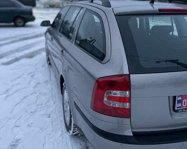 Серый Шкода Октавия, объемом двигателя 1.6 л и пробегом 240 тыс. км за 6700 $, фото 11 на Automoto.ua