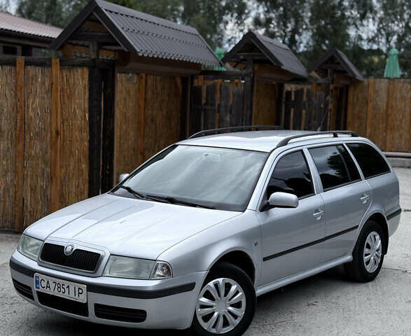 Серый Шкода Октавия, объемом двигателя 1.9 л и пробегом 242 тыс. км за 5500 $, фото 1 на Automoto.ua