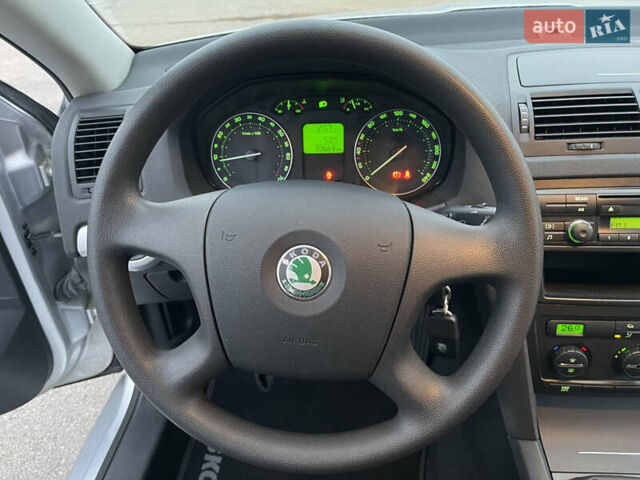 Серый Шкода Октавия, объемом двигателя 1.6 л и пробегом 39 тыс. км за 10150 $, фото 41 на Automoto.ua
