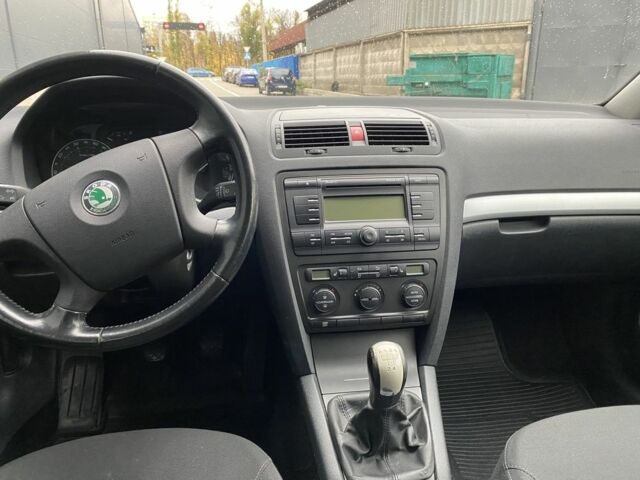 Шкода Октавія 2008 у Києві на Automoto.ua Сірий Шкода Октавія, об'ємом двигуна 1.6 л та пробігом 199 тис. км за 6500 $, фото 17 на Automoto.ua